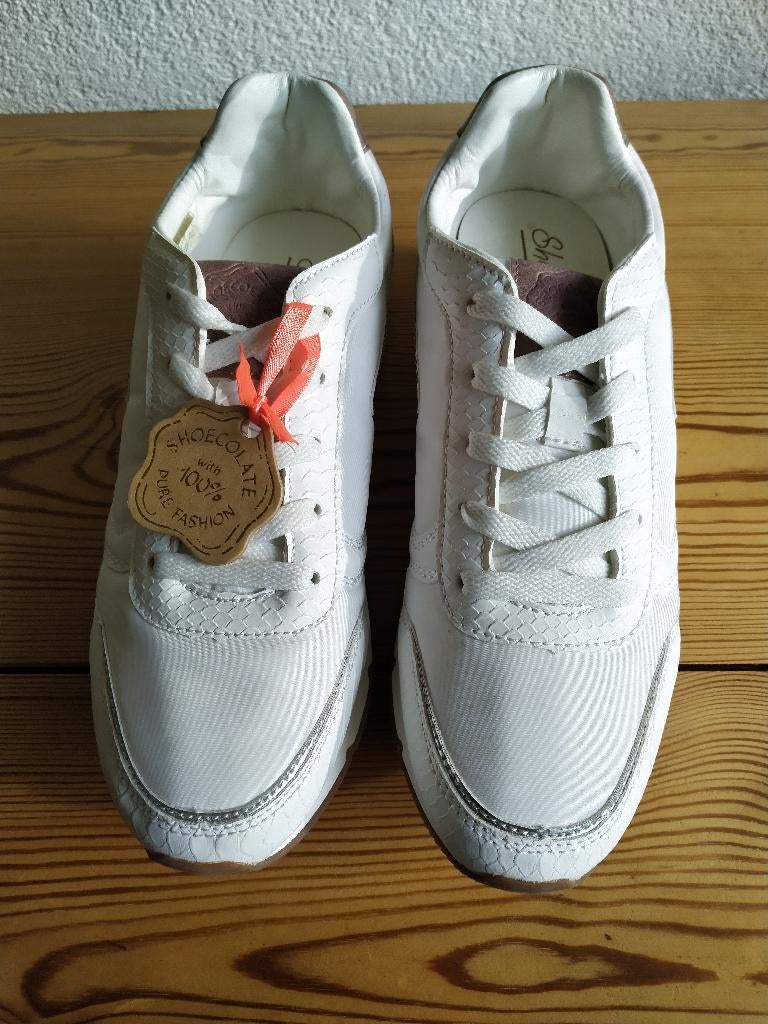 Sneakers wit/zilver Shoecolate, Wit, Nieuw, Ophalen of Verzenden, Sneakers of Gympen