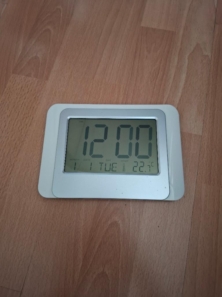 Digitale klok, Ophalen of Verzenden, Gebruikt, Digitaal, Wandklok