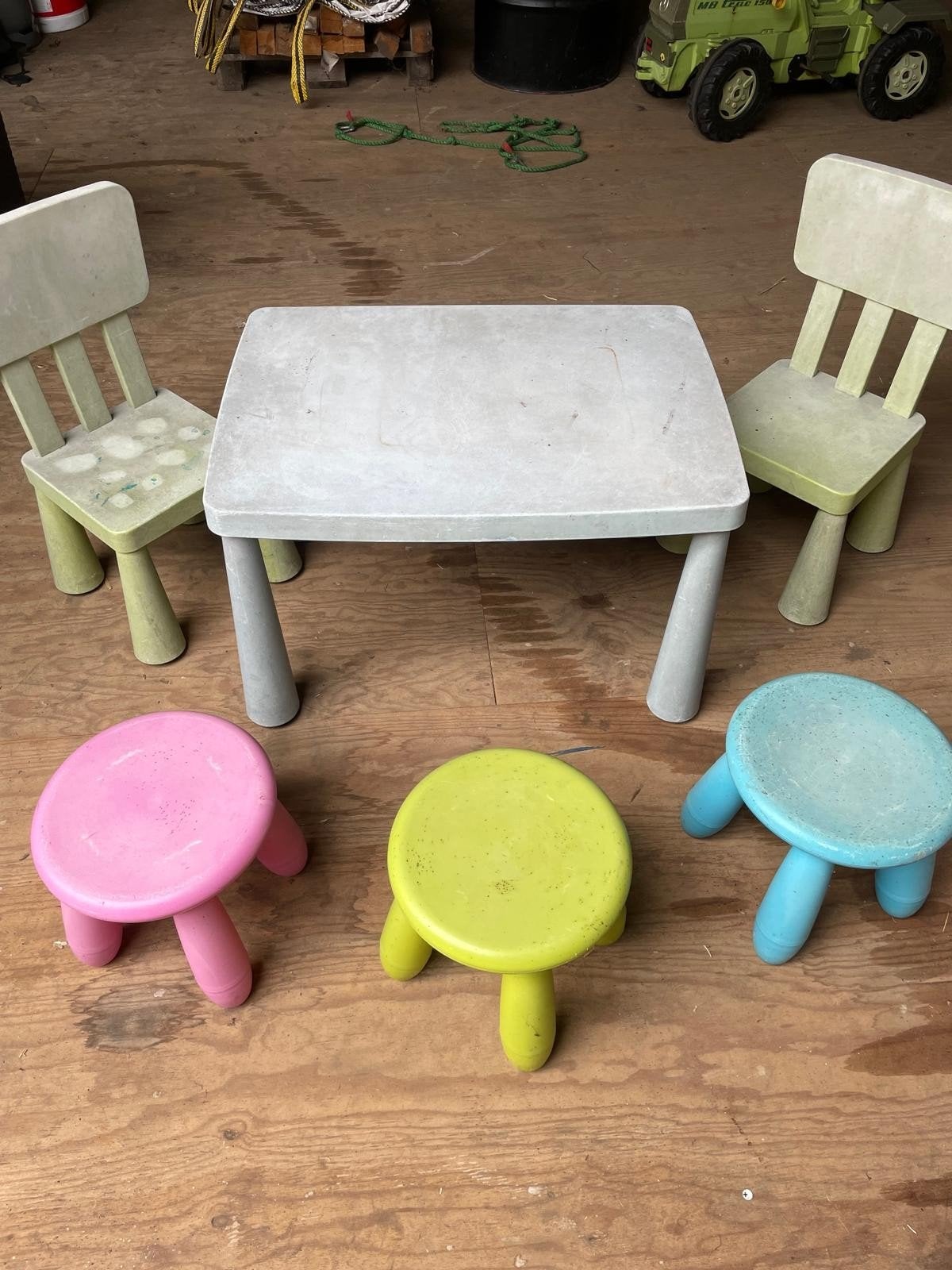 Kindertafel met stoelen en krukjes - Gebruikt, Ophalen, Gebruikt, Tafel(s) en Stoel(en)