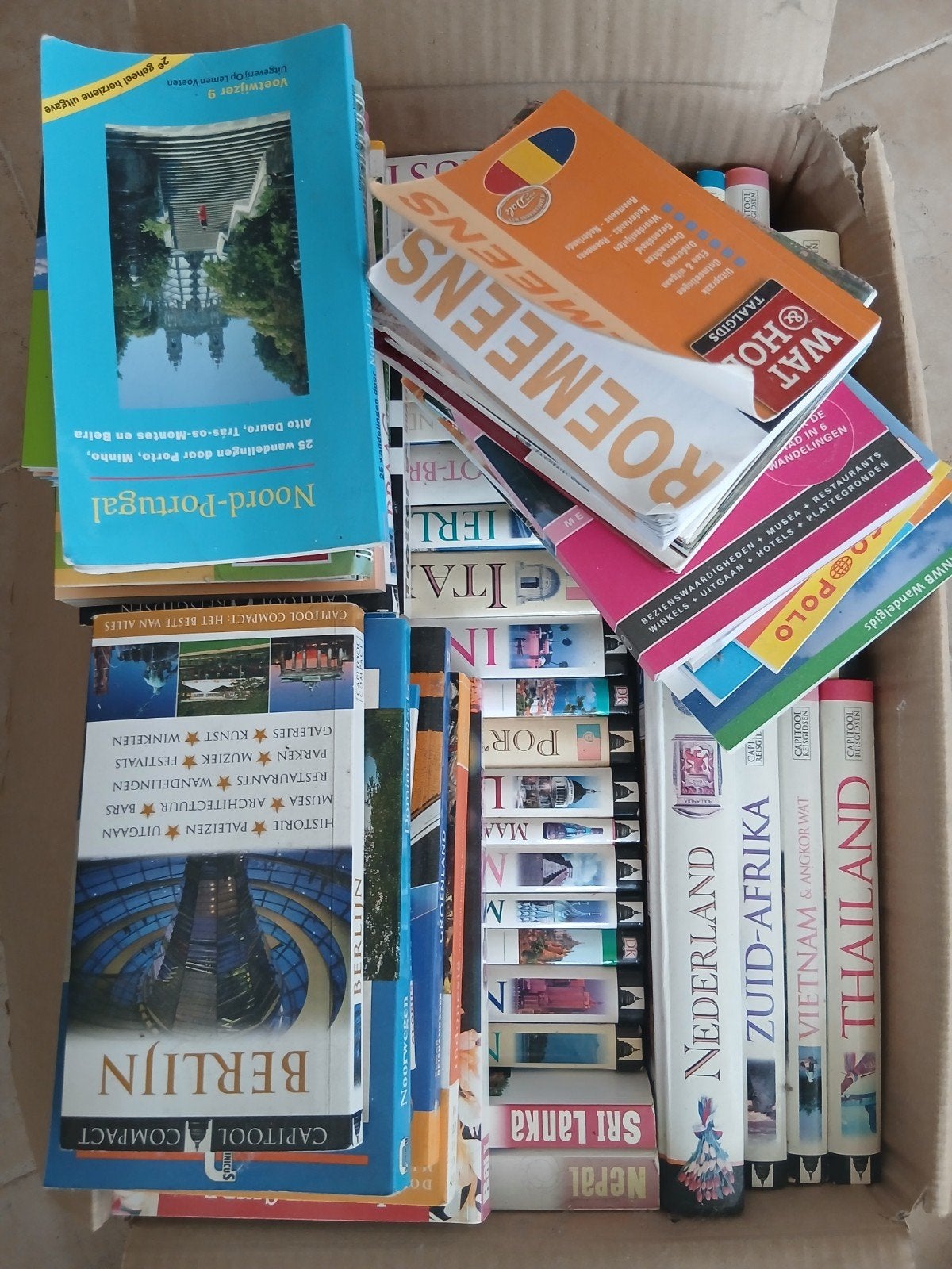 Reisgidsen - diverse landen (ongeveer 50), Capitool, Europa, Reisgids of -boek, Ophalen