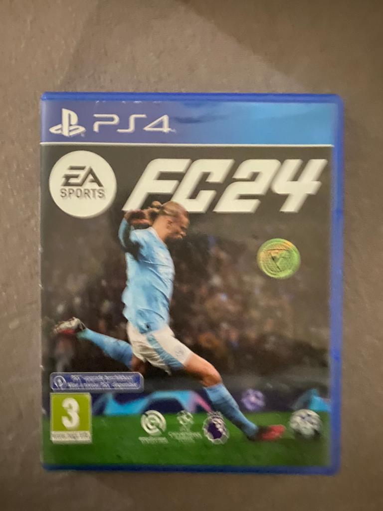 Fc24 en Gta 5, Spelcomputers en Games, Games | Sony PlayStation 4, Ophalen, Zo goed als nieuw, Sport, 3 spelers of meer