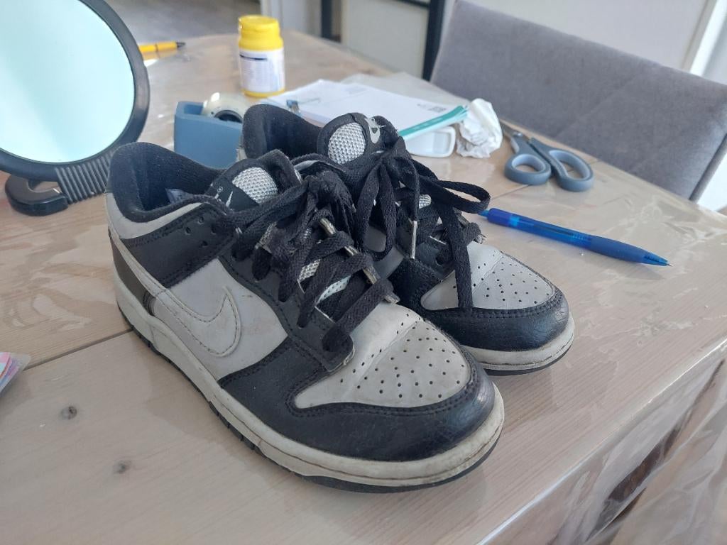 Nike schoenen  maat 35,5, Ophalen, Gebruikt, Jongen of Meisje, Schoenen