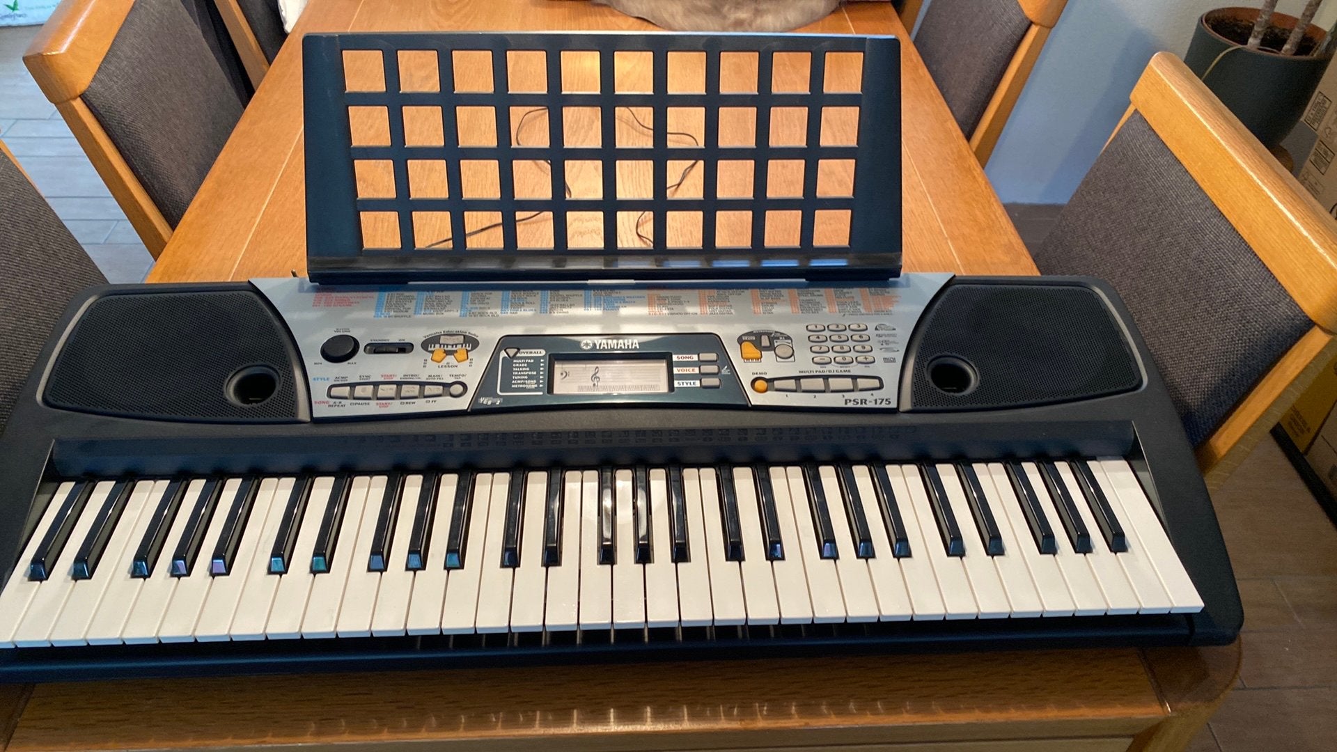 Yamaha PSR-175 Keyboard met standaard, Muziek en Instrumenten, Keyboards, Ophalen, Yamaha, Aanslaggevoelig, 61 toetsen