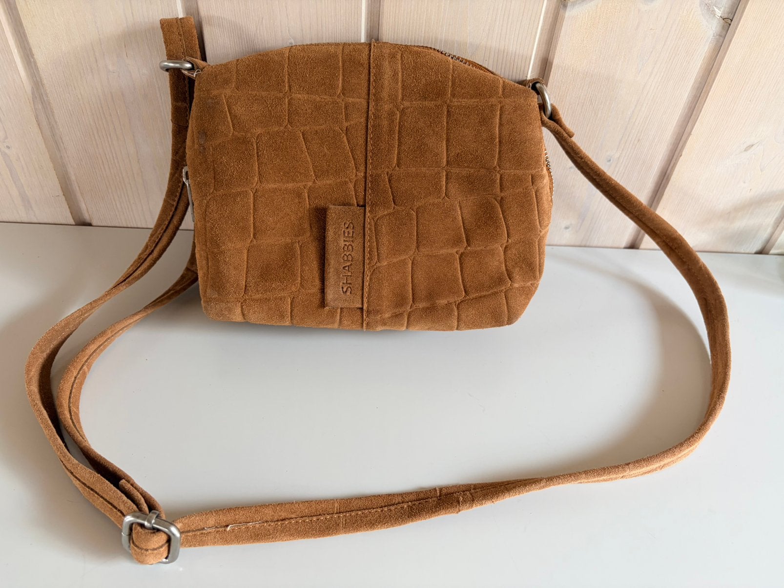 Shabbies suede cross body tas, Ophalen of Verzenden, Zo goed als nieuw, Bruin, Schoudertasje
