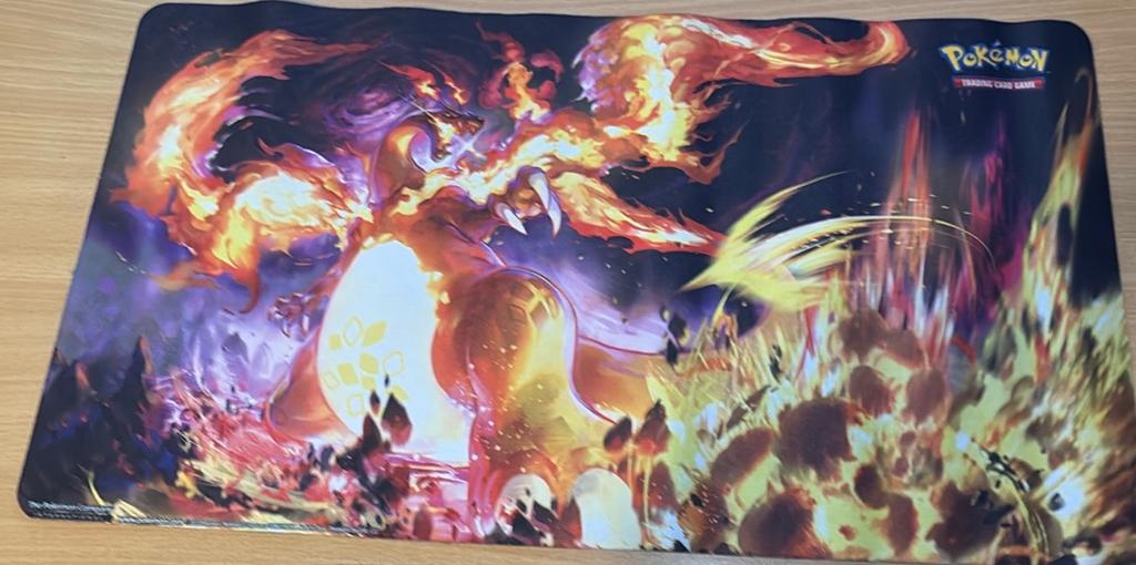 Pokémon TCG Charizard Playmat - Nieuw, Verzenden, Nieuw, Overige typen