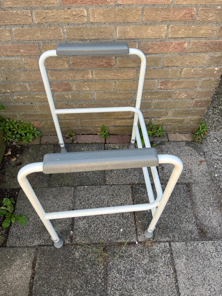 Toiletframe Aidapt, Ophalen, Gebruikt