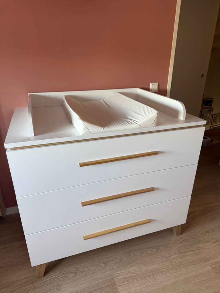 Complete Babykamer: Ledikant, Commode en Kledingkast, Gebruikt, 70 tot 85 cm, Lattenbodem, 140 tot 160 cm