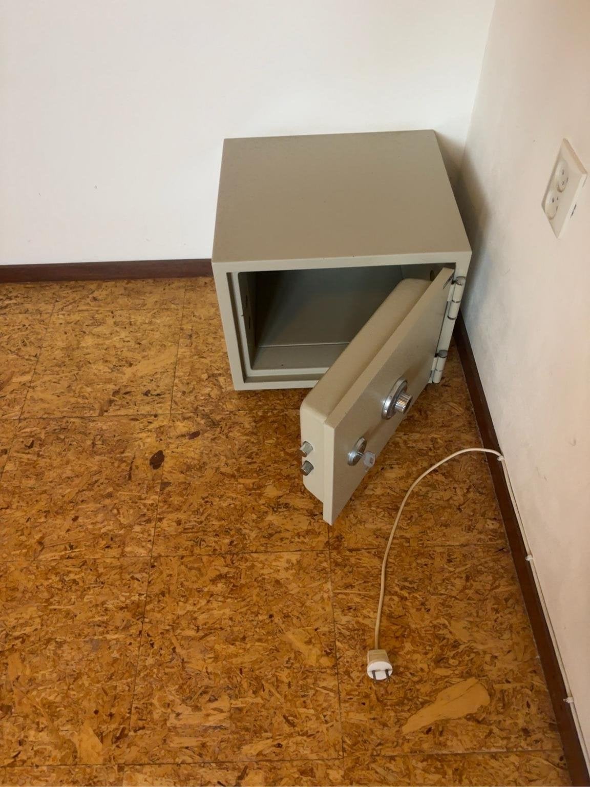 Cenator kluis met cijferslot, Huis en Inrichting, Ophalen, Gebruikt, Brandkast