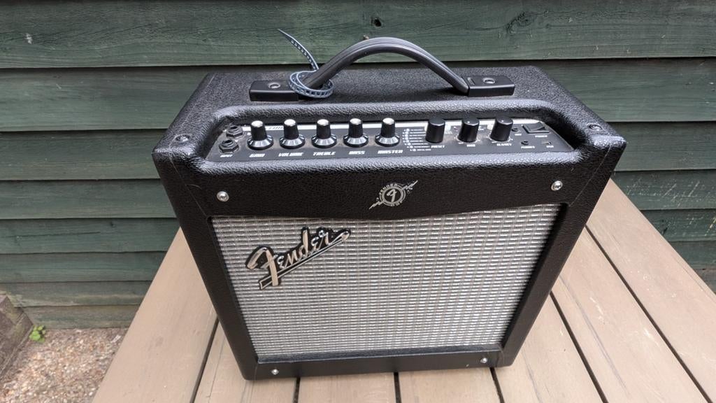 Fender Mustang I (v.2) gitaarversterker, inclusief doos, Ophalen of Verzenden, Zo goed als nieuw, Gitaar, Minder dan 50 watt
