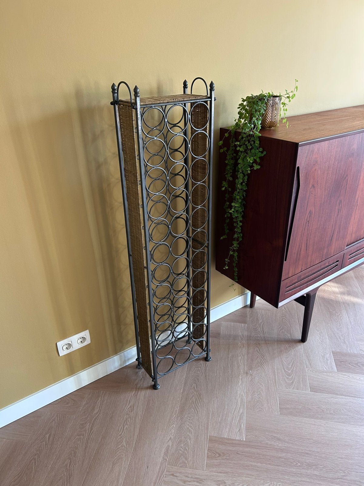 Vintage gietijzeren wijnrek, Huis en Inrichting, Woonaccessoires | Wijnrekken, Ophalen, Zo goed als nieuw, 25 flessen of meer