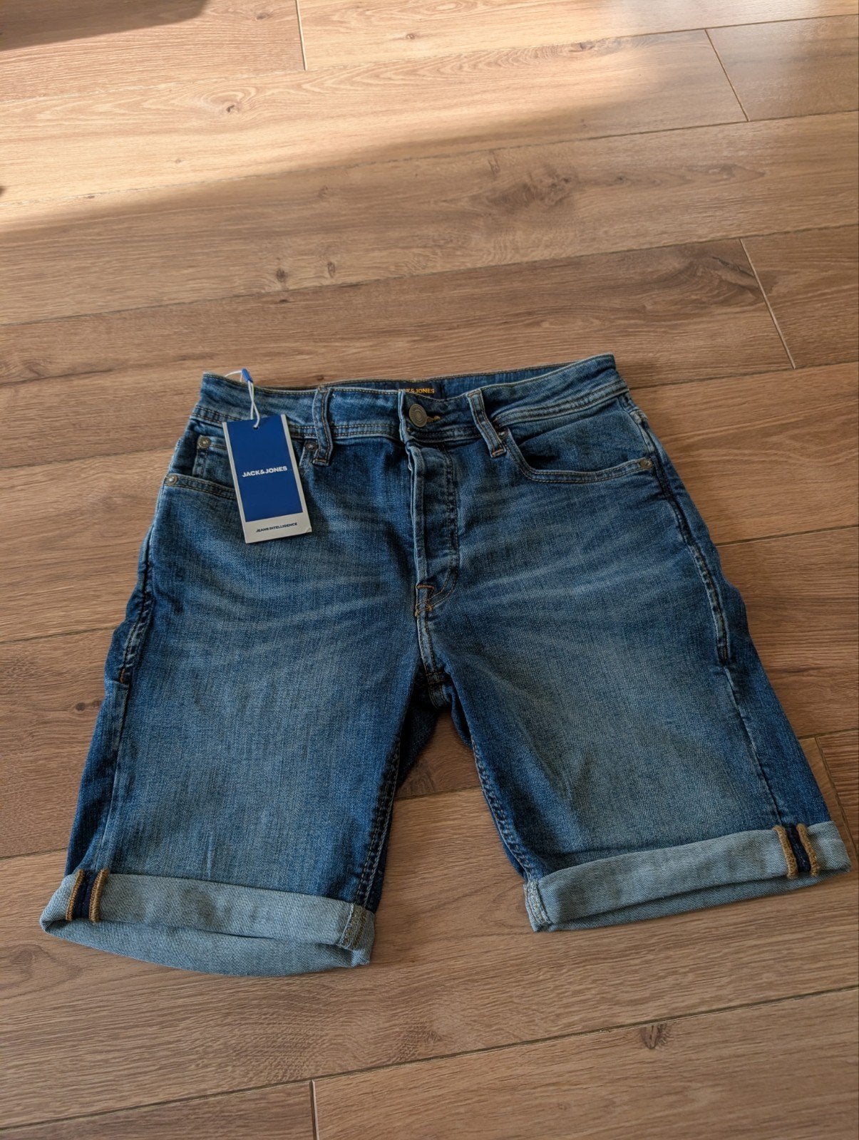 Heren/jongens korte broek. Jack en Jones maat xs. Nieuw!, Blauw, Nieuw, W32 (confectie 46) of kleiner, Ophalen of Verzenden