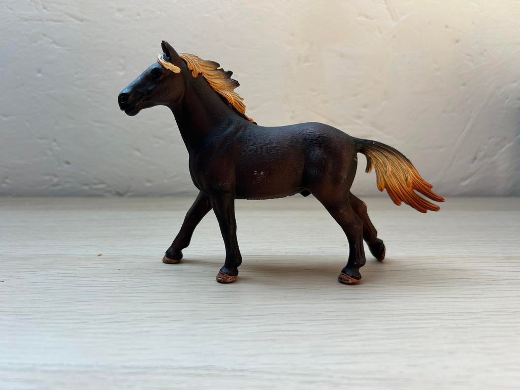 Schleich mustang 131, Verzamelen, Dierenverzamelingen, Ophalen of Verzenden, Zo goed als nieuw, Paard, Beeldje of Figuurtje