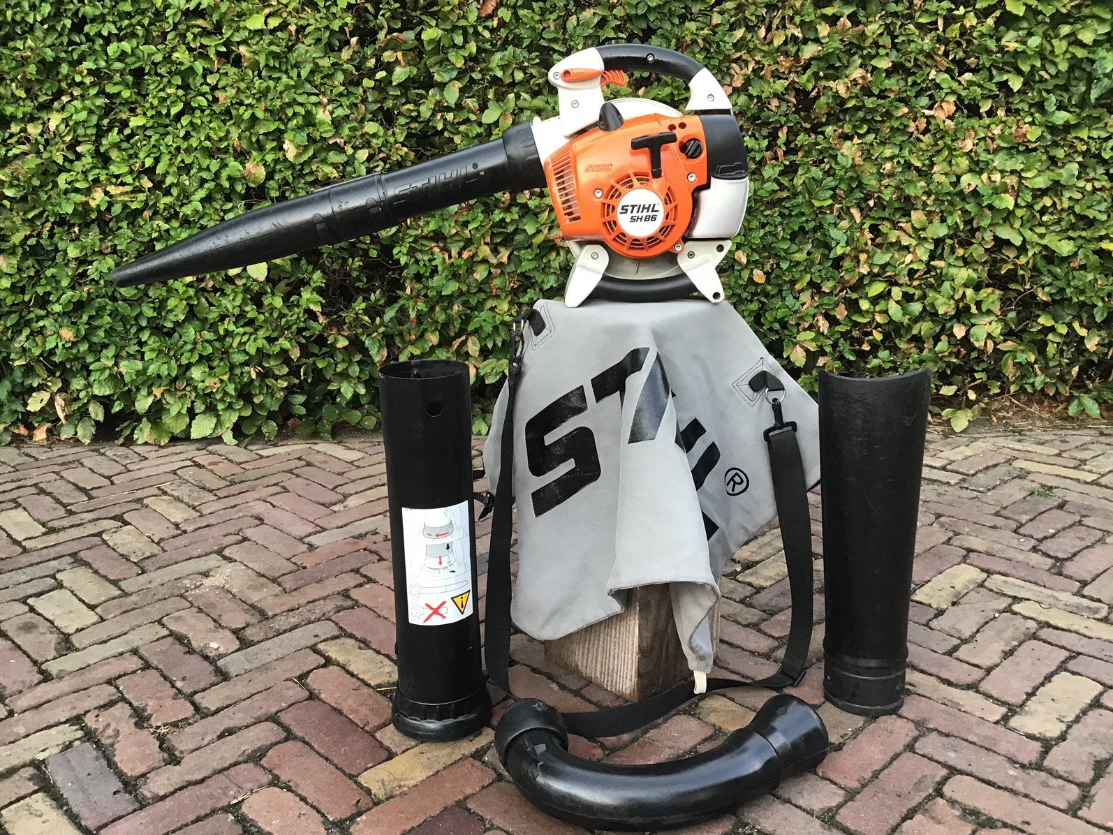 STIHL SH 86  BLADBLAZER  -  BLADZUIGER, Benzine, Gebruikt, Met opvangzak, Handgedragen