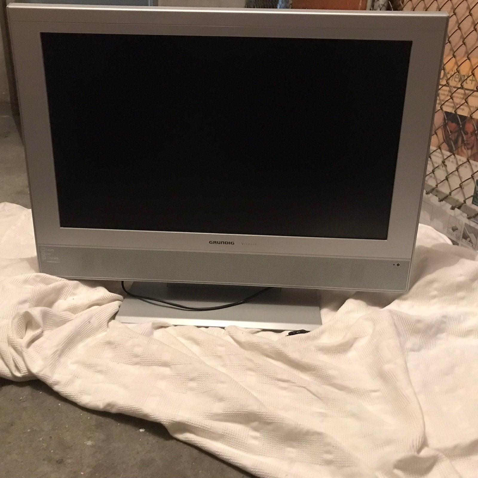 Grundig vibrance kleuren tv, 50 Hz, Ophalen of Verzenden, Zo goed als nieuw, 100 cm of meer