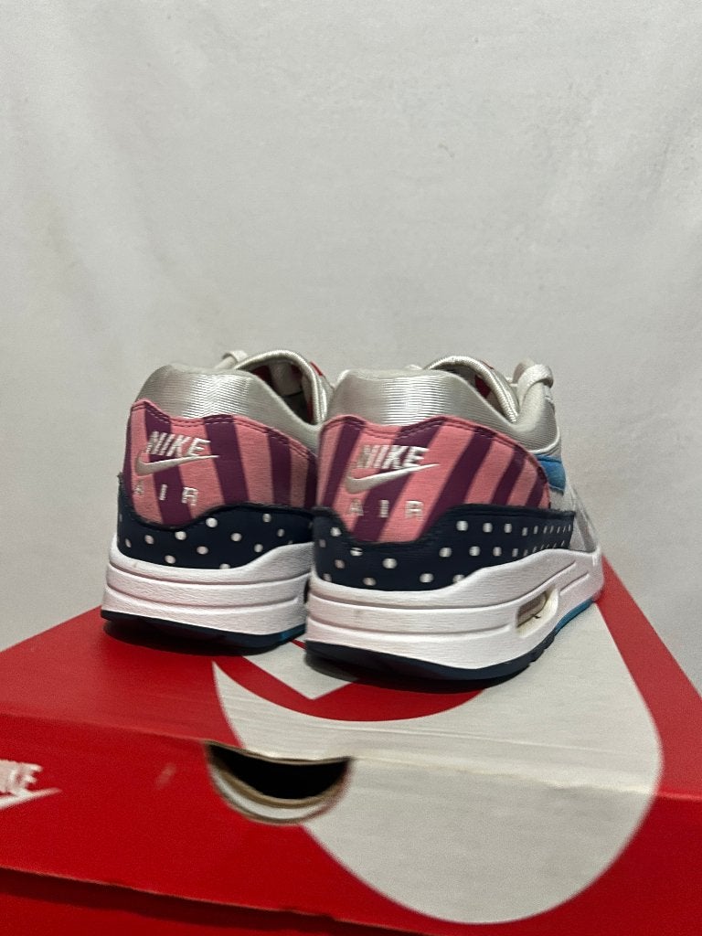 Maat 42,5 - Nike Air Max 1 Parra, Kleding | Heren, Overige kleuren, Verzenden, Nike, Nike