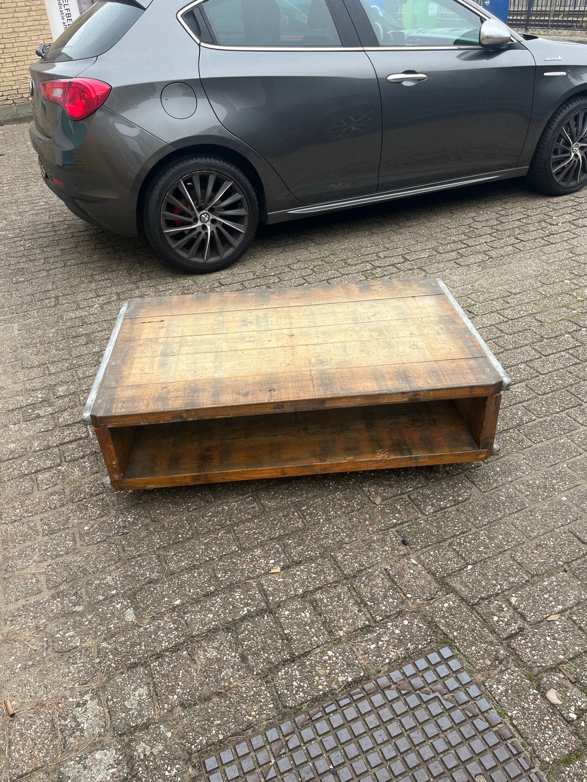 Robuuste houten salontafel op wielen, Ophalen, Gebruikt, 100 tot 150 cm, Nvt