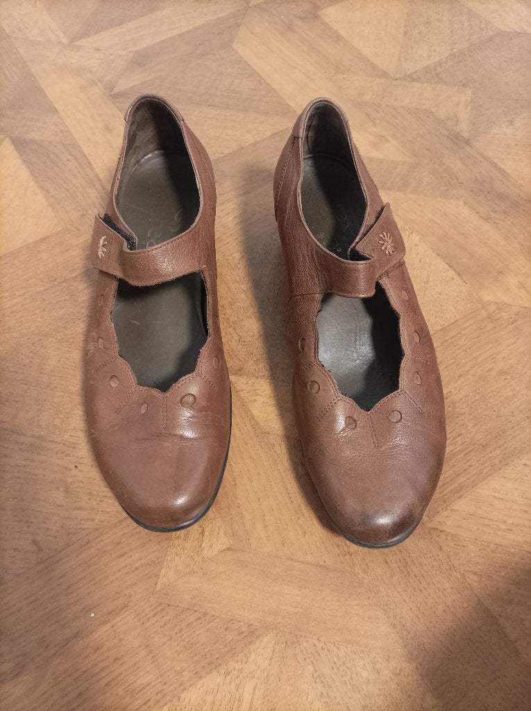 Durea leren pumps maat 40 Wijdte G 6.5 bruin, Kleding | Dames, Schoenen, Durea, Pumps, Bruin, Ophalen of Verzenden