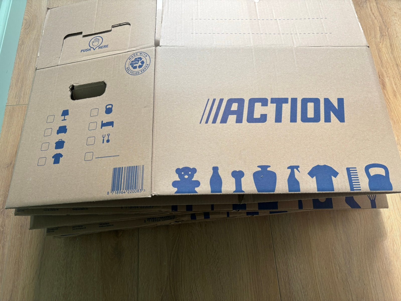 Gratis stapel verhuisdozen, Ophalen, Doos, 50 tot 75 cm, Zo goed als nieuw