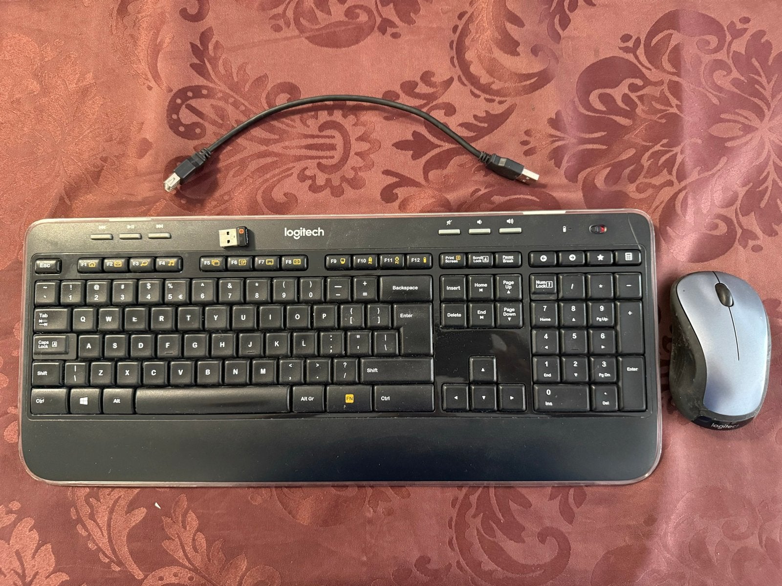 Logitech K520 draadloos toetsenbord en M310 muis set, Computers en Software, Gebruikt, Draadloze ontvanger, Ophalen of Verzenden