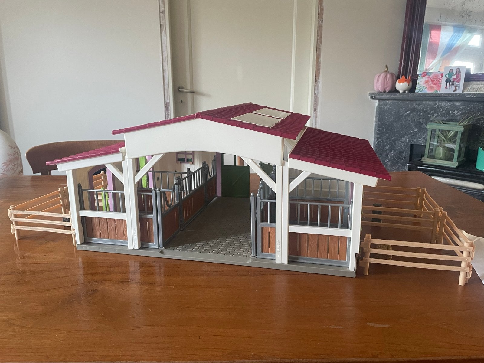 Schleich paardenstal met accessoires en handleiding, Ophalen, Gebruikt, Meisje