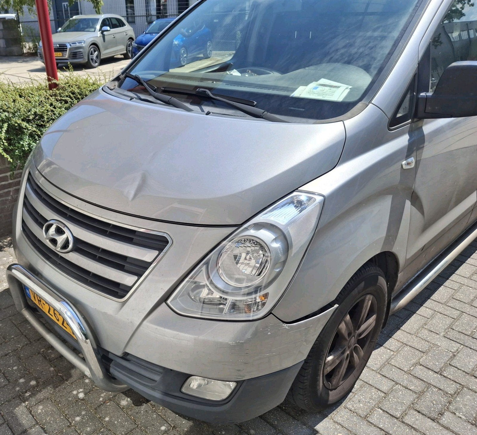 Hyundai H-1 H300 2.5 Crdi 100 KW DC 2015 met motorschade, 13 km/l, Euro 5, Metallic lak, 1949 kg