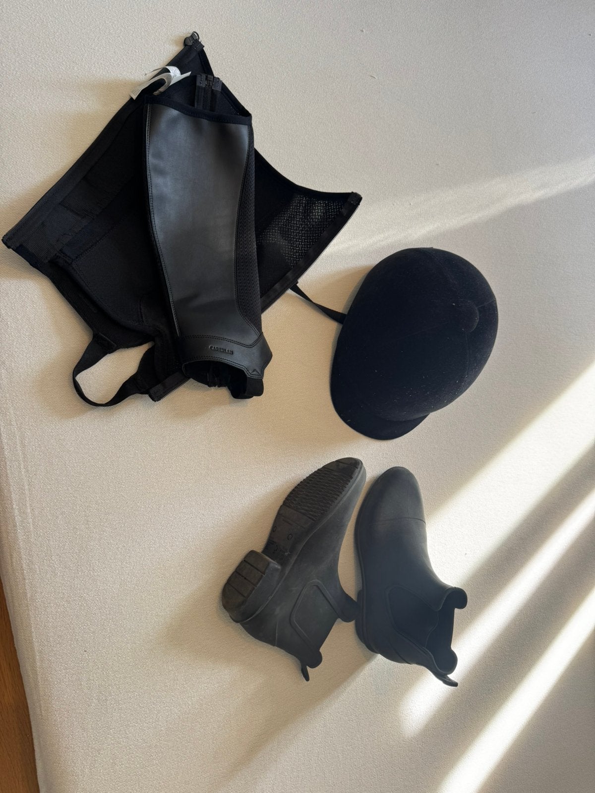Cap maat 54, jodhpur maat 38 en chaps maat m, 1 x gebruikt, Dieren en Toebehoren, Ophalen of Verzenden, Zo goed als nieuw, Dressuur