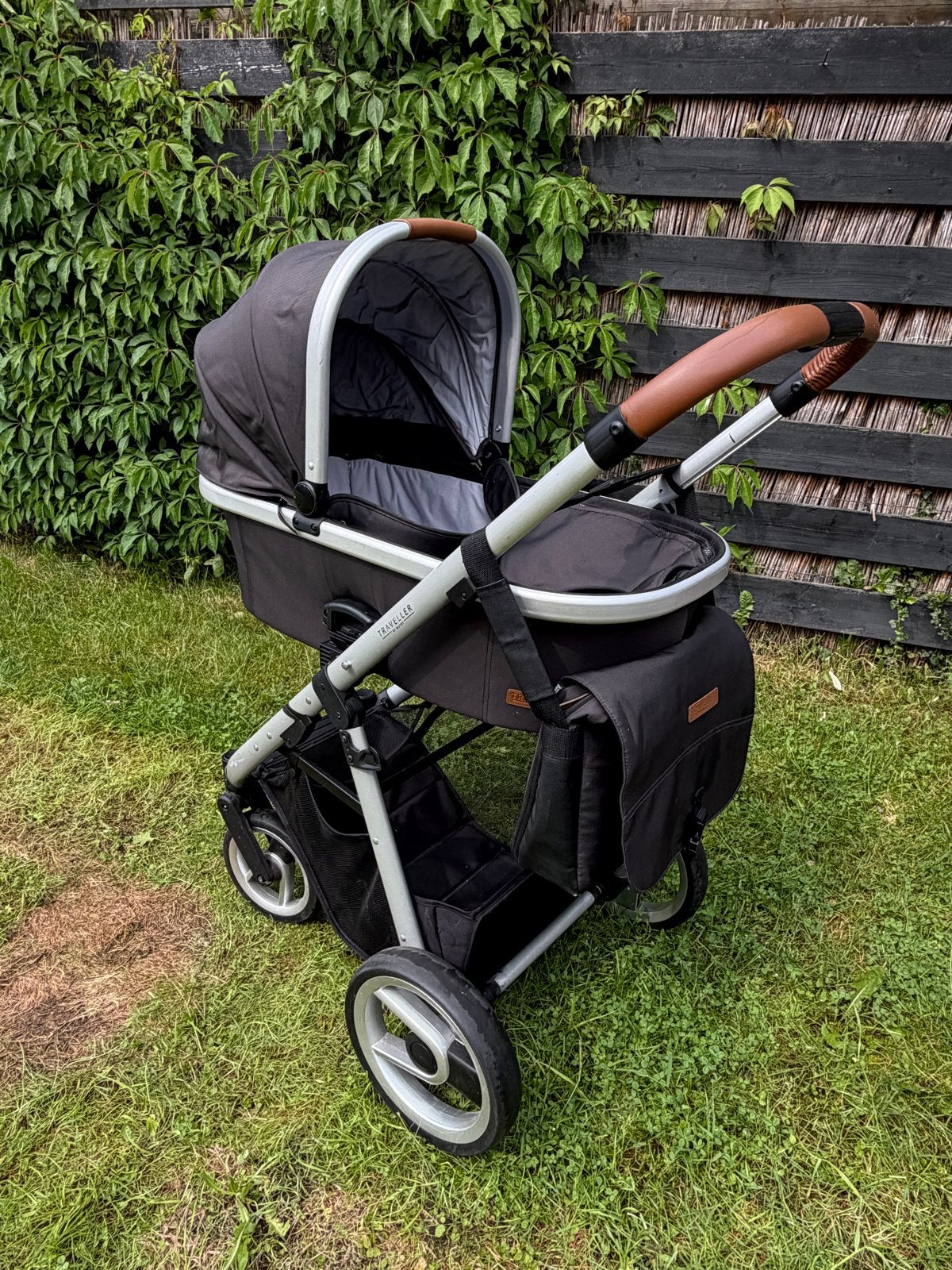 Mutsy Traveller Kinderwagen met accessoires, Kinderen en Baby's, Kinderwagens en Combinaties, Gebruikt, Met reiswieg, Mutsy, Ophalen