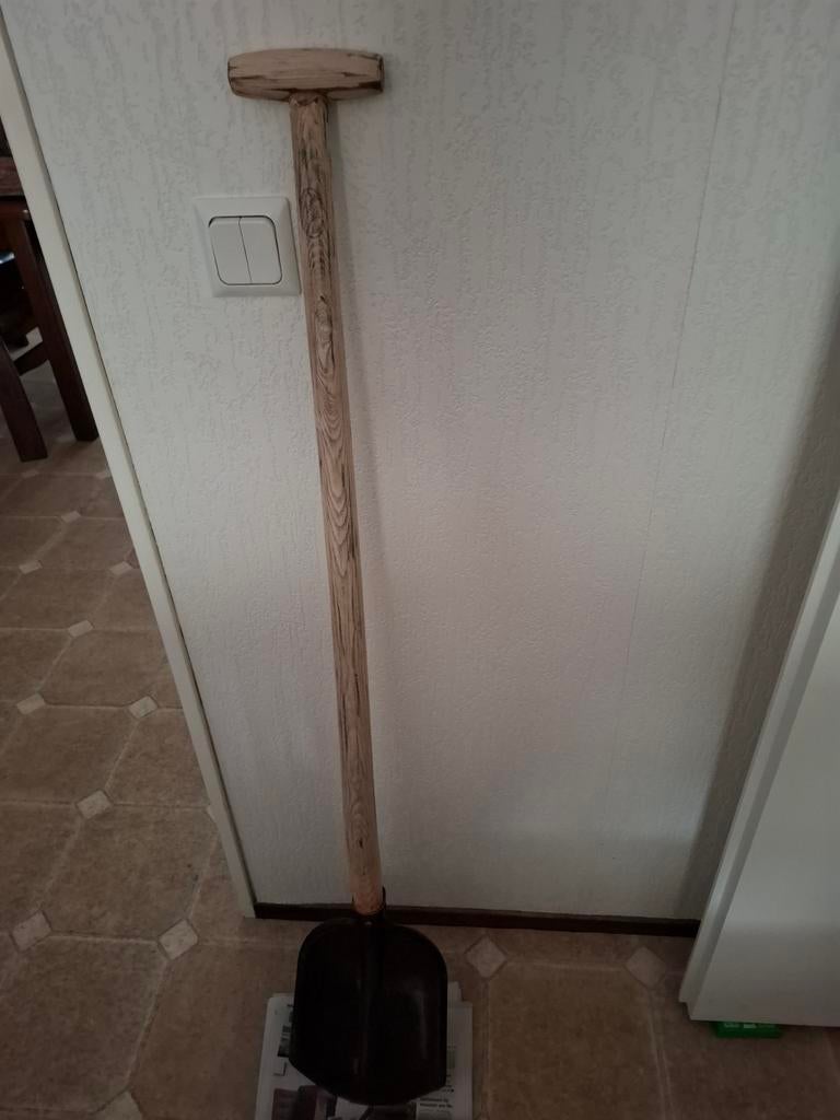 Stevige Schop met Houten Steel, Ophalen of Verzenden, Gebruikt, Schop