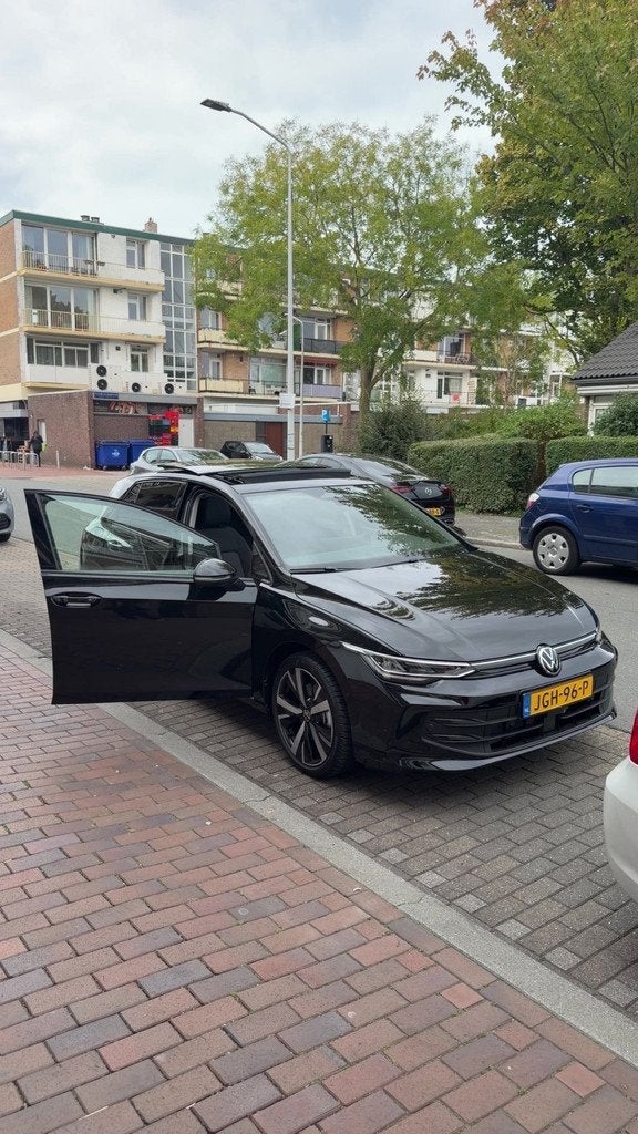 Volkswagen Golf eHybrid 204pk 2025 (Private Lease Overname), Automaat, Zwart, Hybride Elektrisch/Benzine, Golf Variant