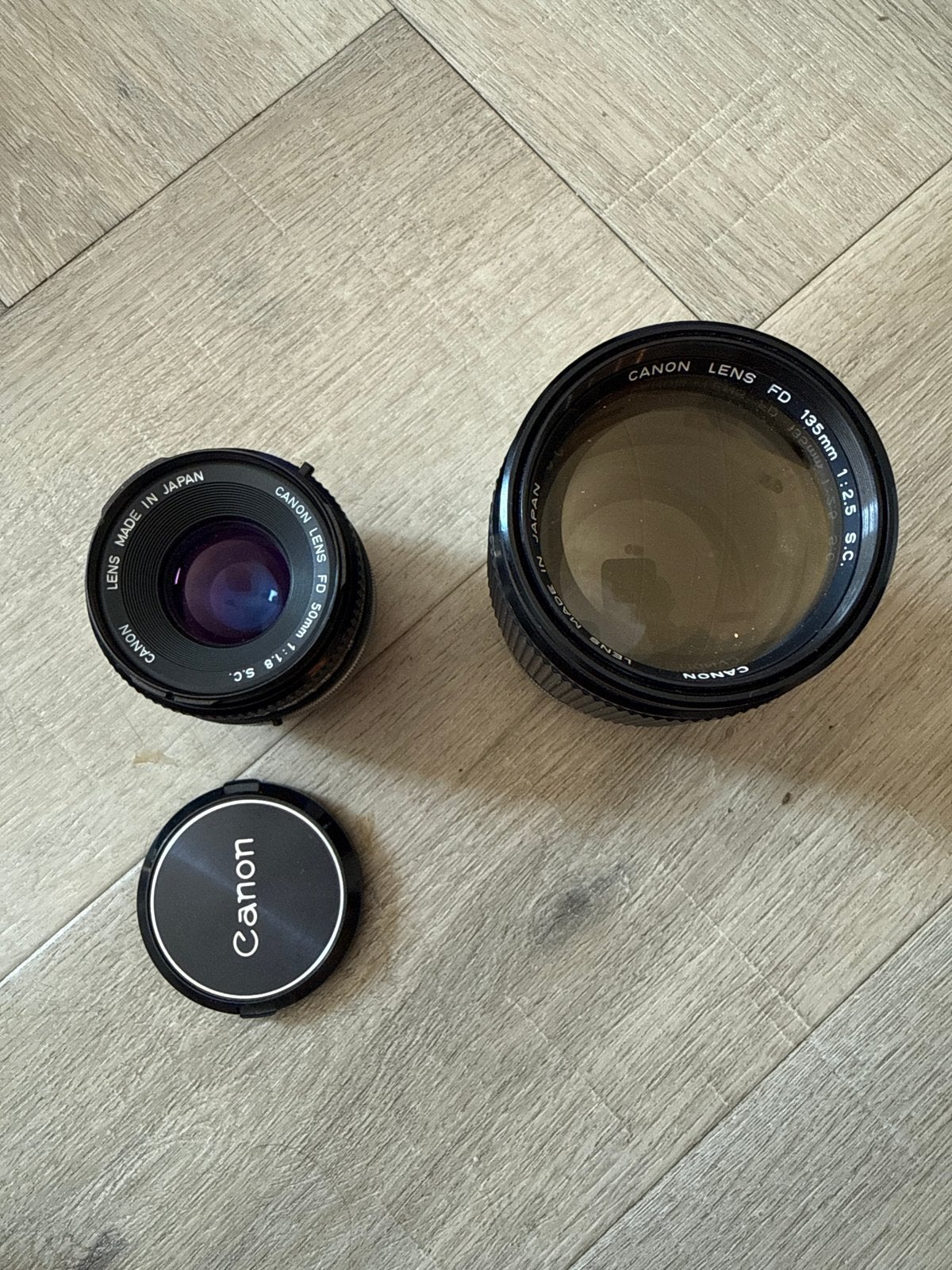 Canon FD 135mm F/2.5 & FD 50mm F/1.8 vintage lenzen, Audio, Tv en Foto, Fotografie | Lenzen en Objectieven, Canon, Canon FD, Zo goed als nieuw
