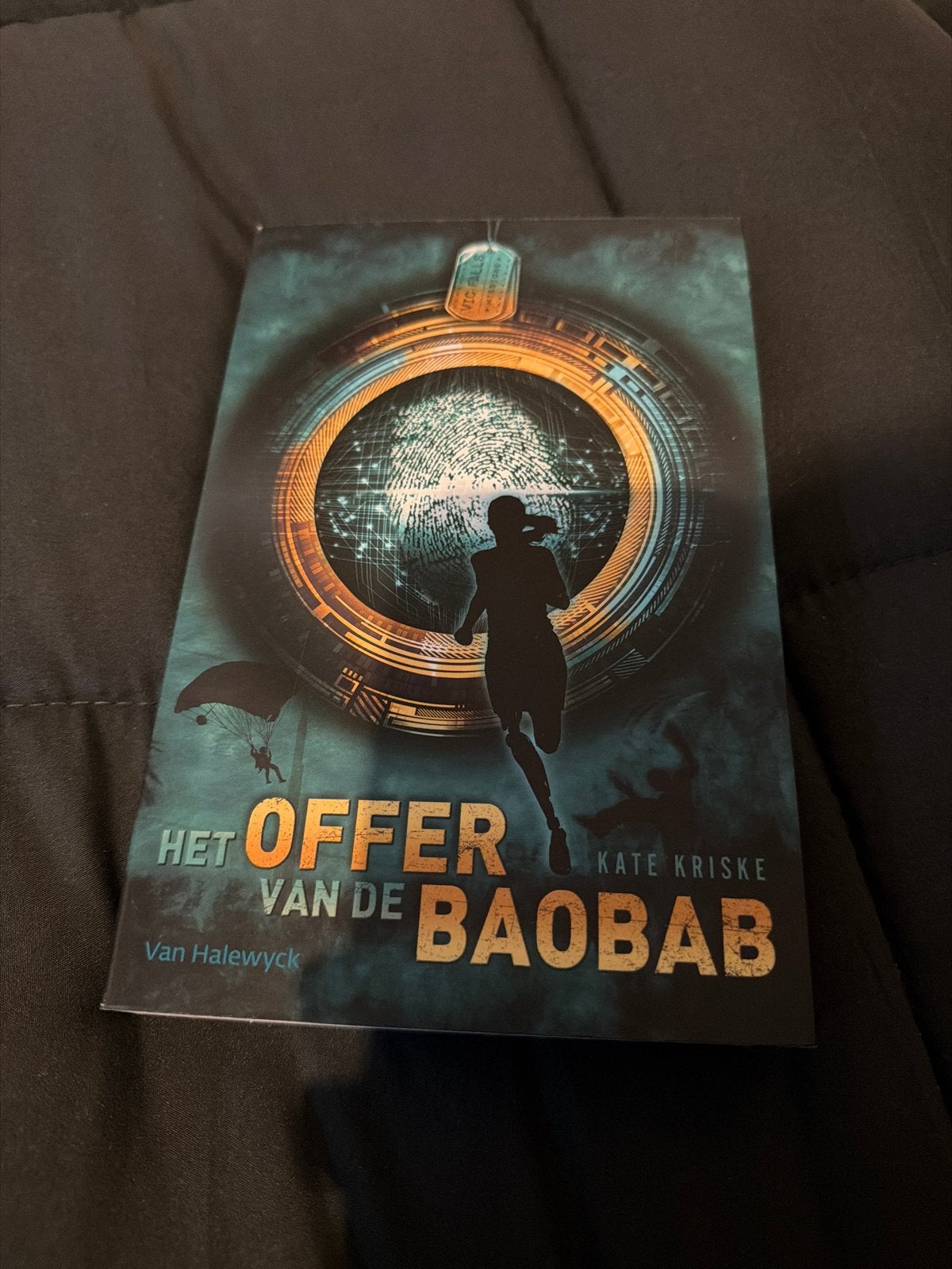 Het Offer van de Baobab - Kate Kriske (Jeugdboek), Ophalen of Verzenden, Zo goed als nieuw