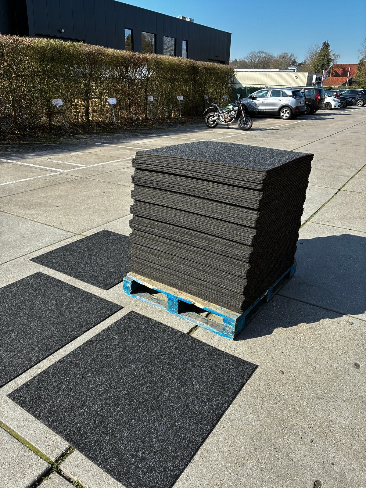 5.000 m² tapijttegels 100x100 – grijs & zwart, Ophalen, 75 m² of meer, Geel, Tapijttegels