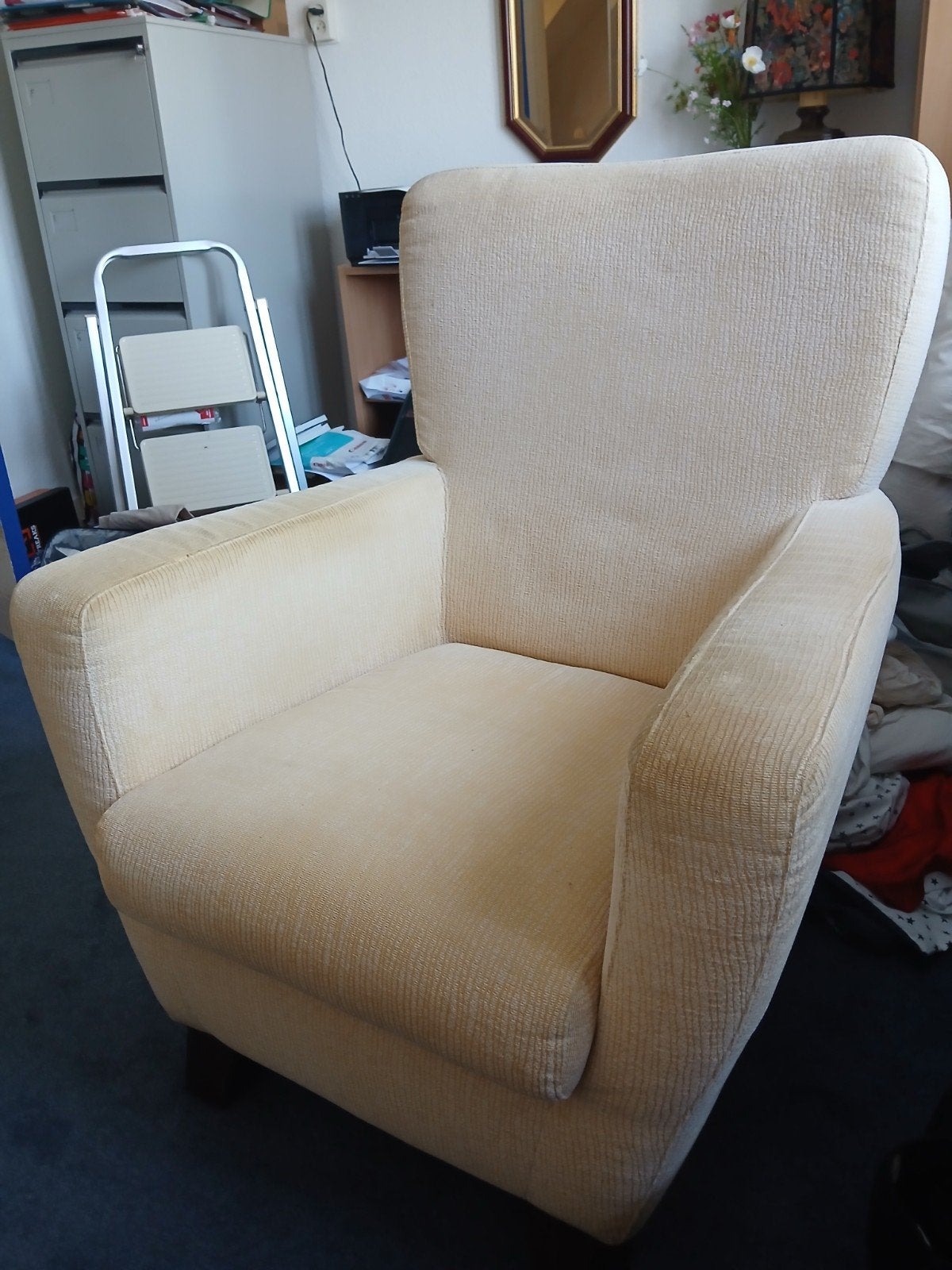 Comfortabele fauteuil - zacht gele stof, Ophalen, Gebruikt, 75 tot 100 cm, 75 tot 100 cm