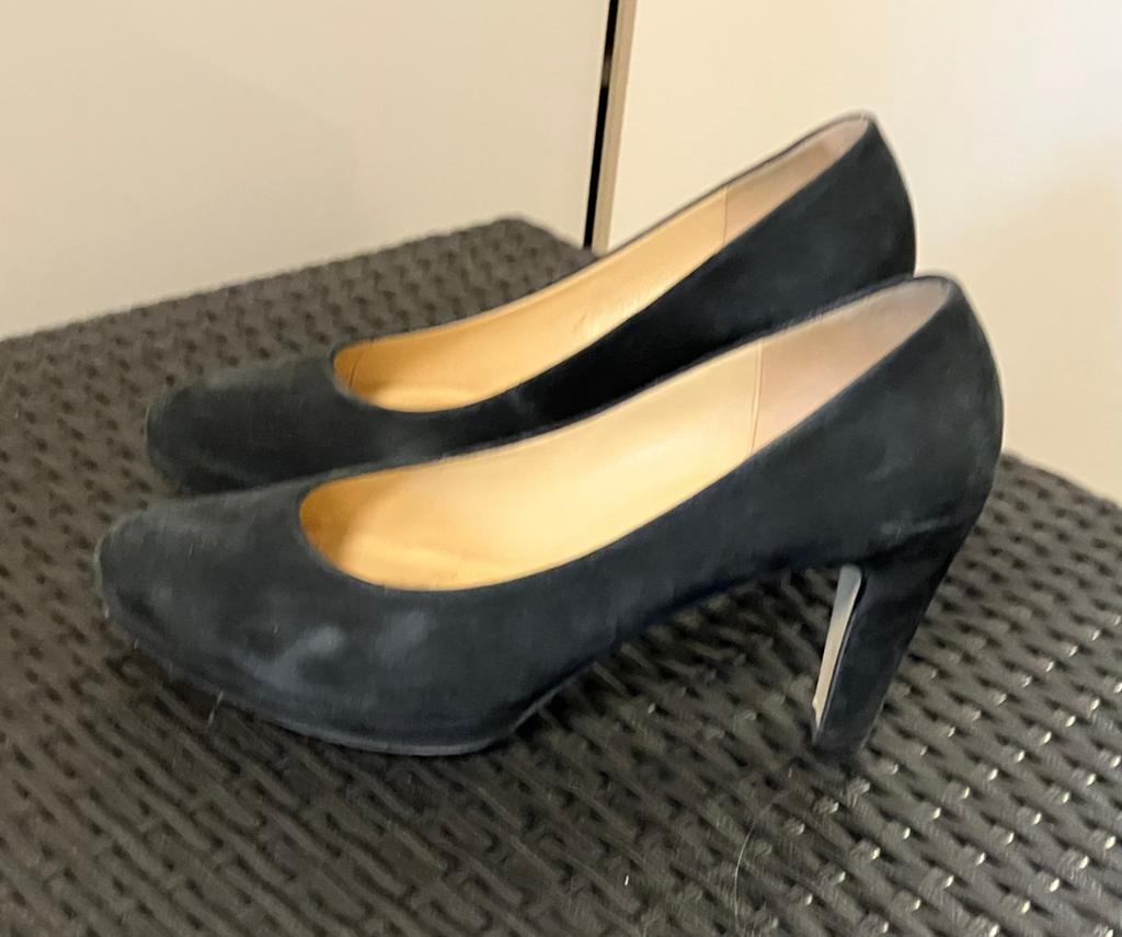 Gabor pump d.blauw suède maat 42, Kleding | Dames, Schoenen, Pumps, Blauw, Ophalen of Verzenden, Zo goed als nieuw