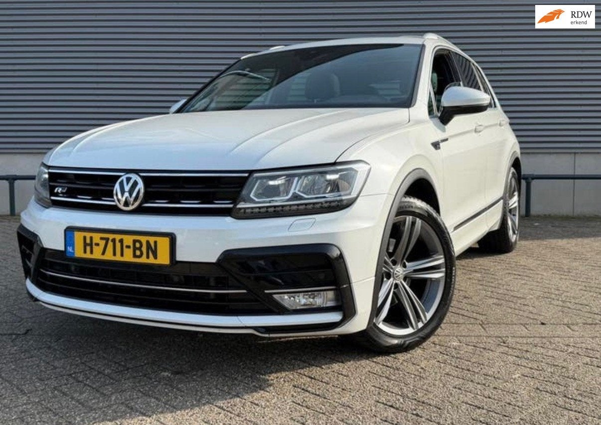 Volkswagen Tiguan 2.0 TDI Highline 3XR Line, Auto's, Gebruikt, 4 cilinders, Wit, Bedrijf