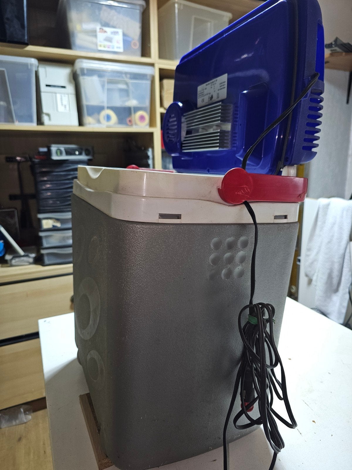 Nieuwe 12V Camping Koelbox 28L met 3 Koelelementen, Ophalen of Verzenden, Elektrisch