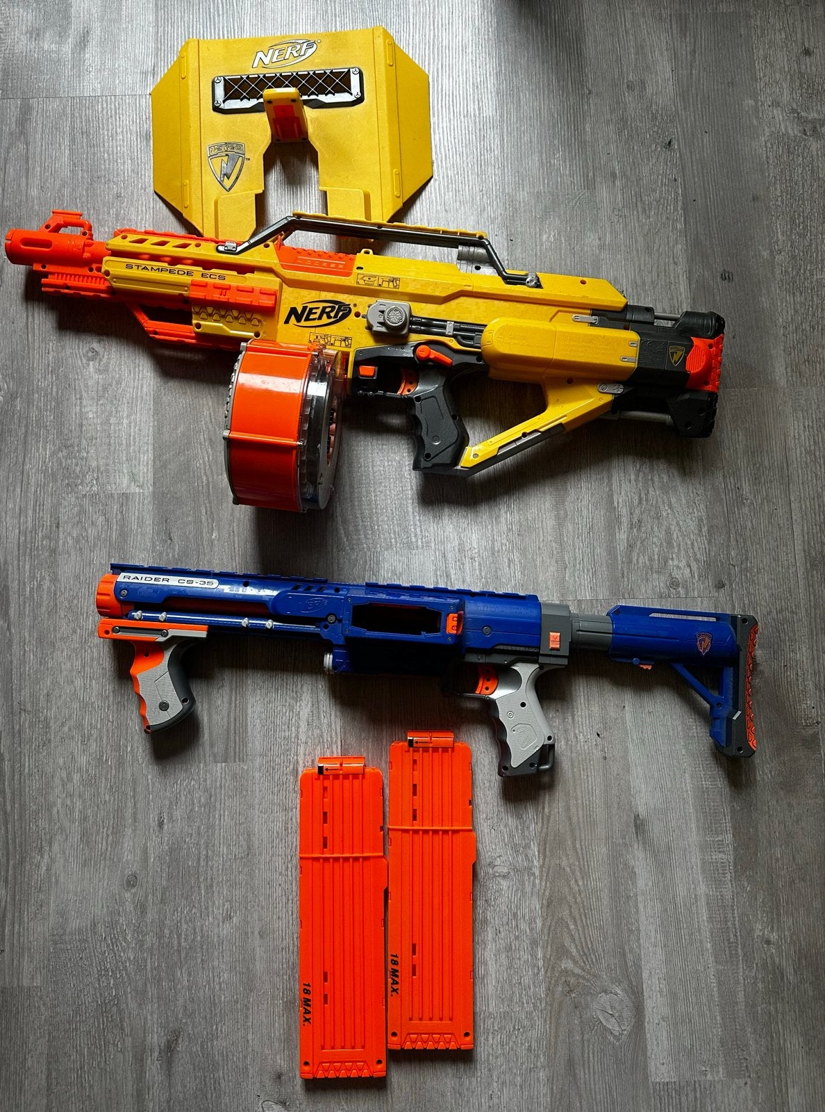 Nerf Blaster Set: Stampede ECS, Raider CS-35 & Magazijnen, Verzenden, Gebruikt