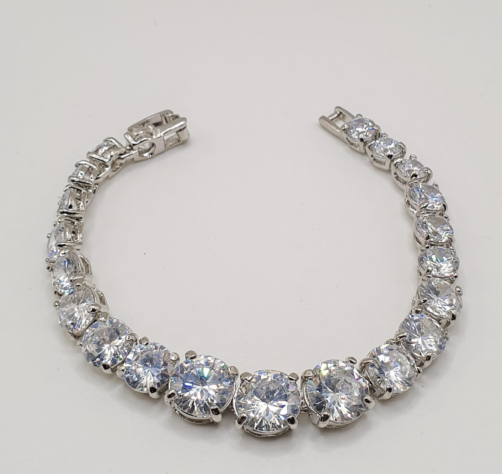 Tennisarmband met Swarovski kristal - NIEUW, Met kristal, Overige materialen, Nieuw, Ophalen of Verzenden