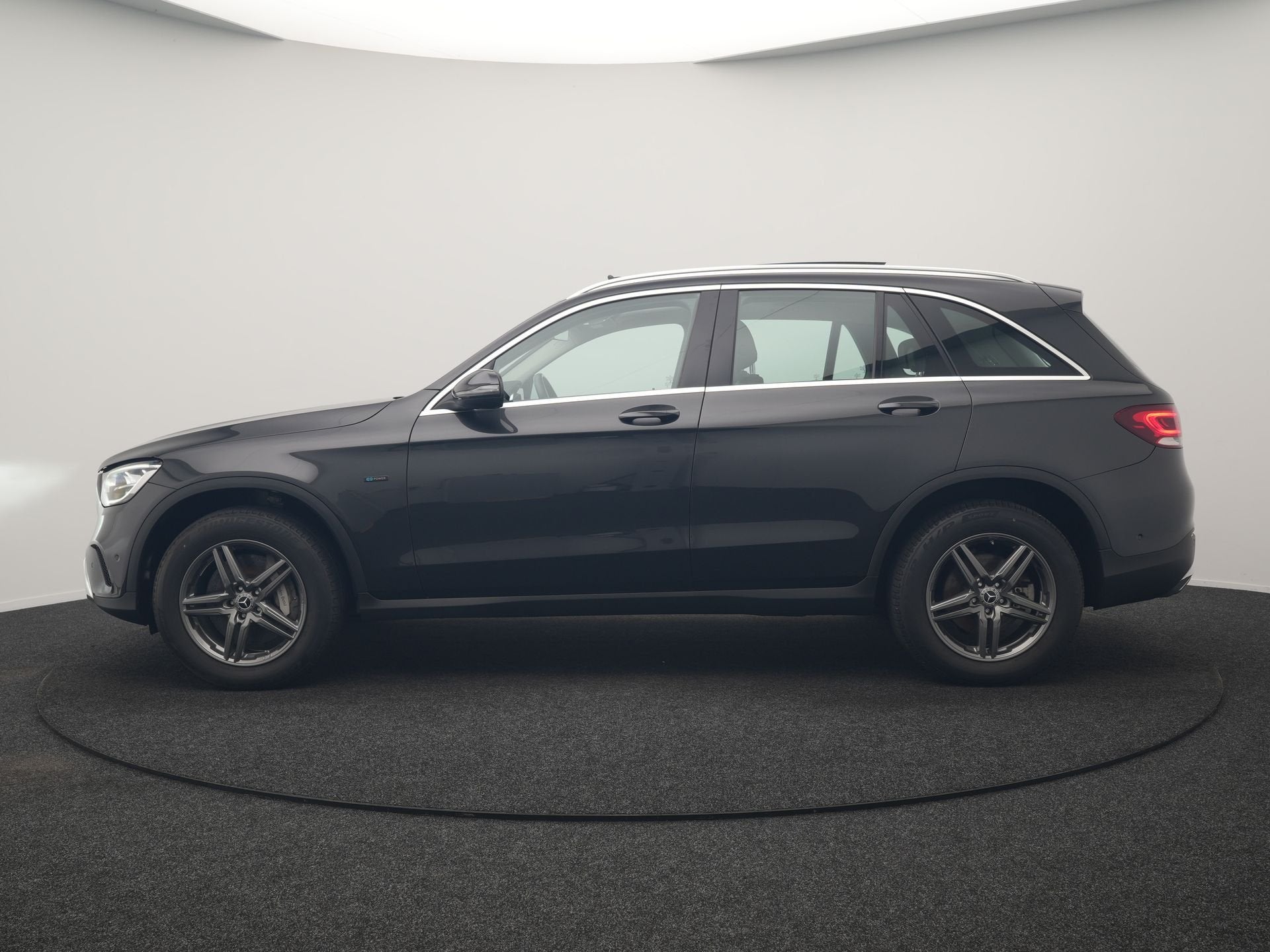 Mercedes-Benz GLC 300e 4MATIC PHEV 313pk Dealer O.H | Panoda, Automaat, Dealer onderhouden, Gebruikt, Zwart