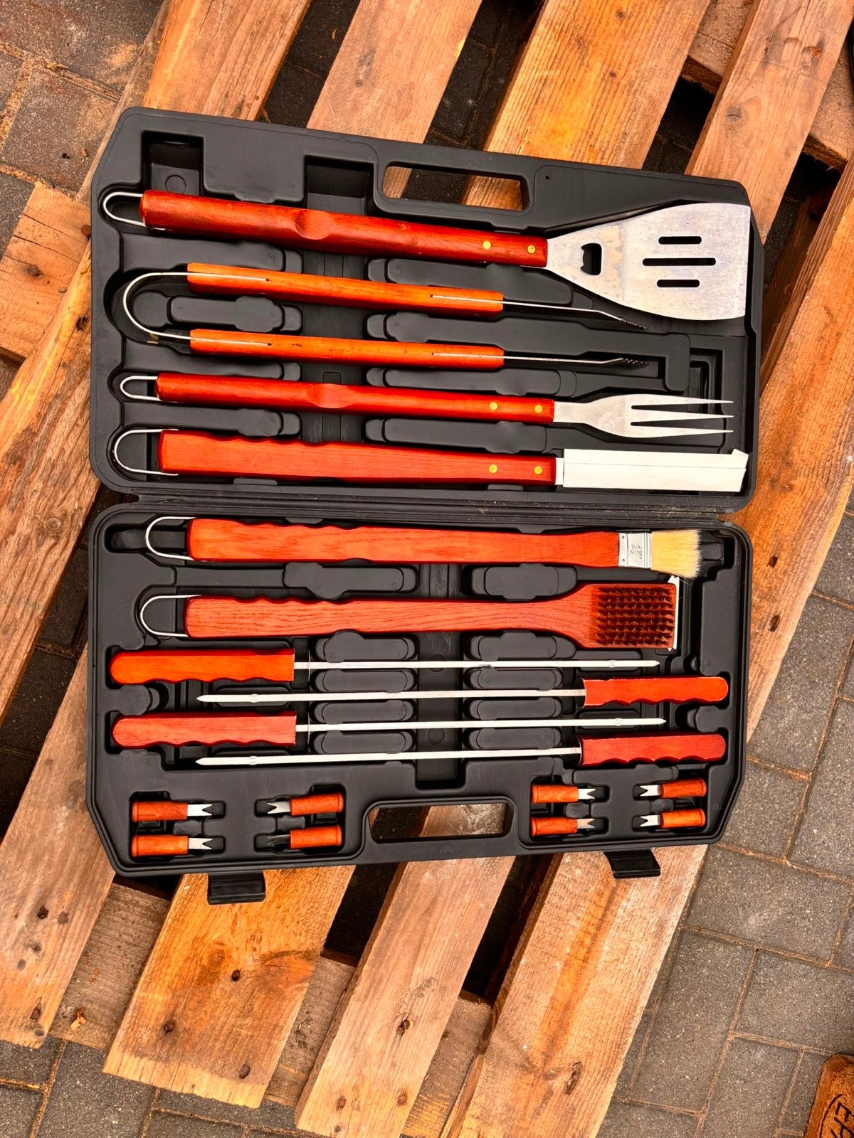 Uitgebreide BBQ Gereedschap Set in Koffer, Ophalen, Gebruikt