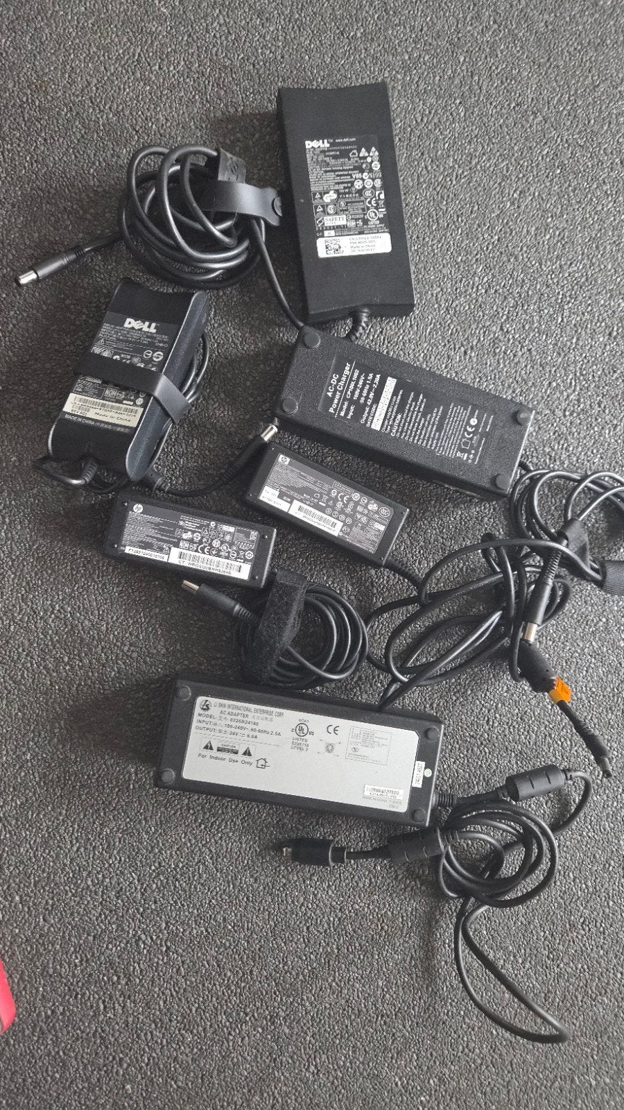 Partij van 6 laptop opladers (Dell, HP, 24V, 19.5V), Ophalen of Verzenden, Gebruikt, Dell, HP