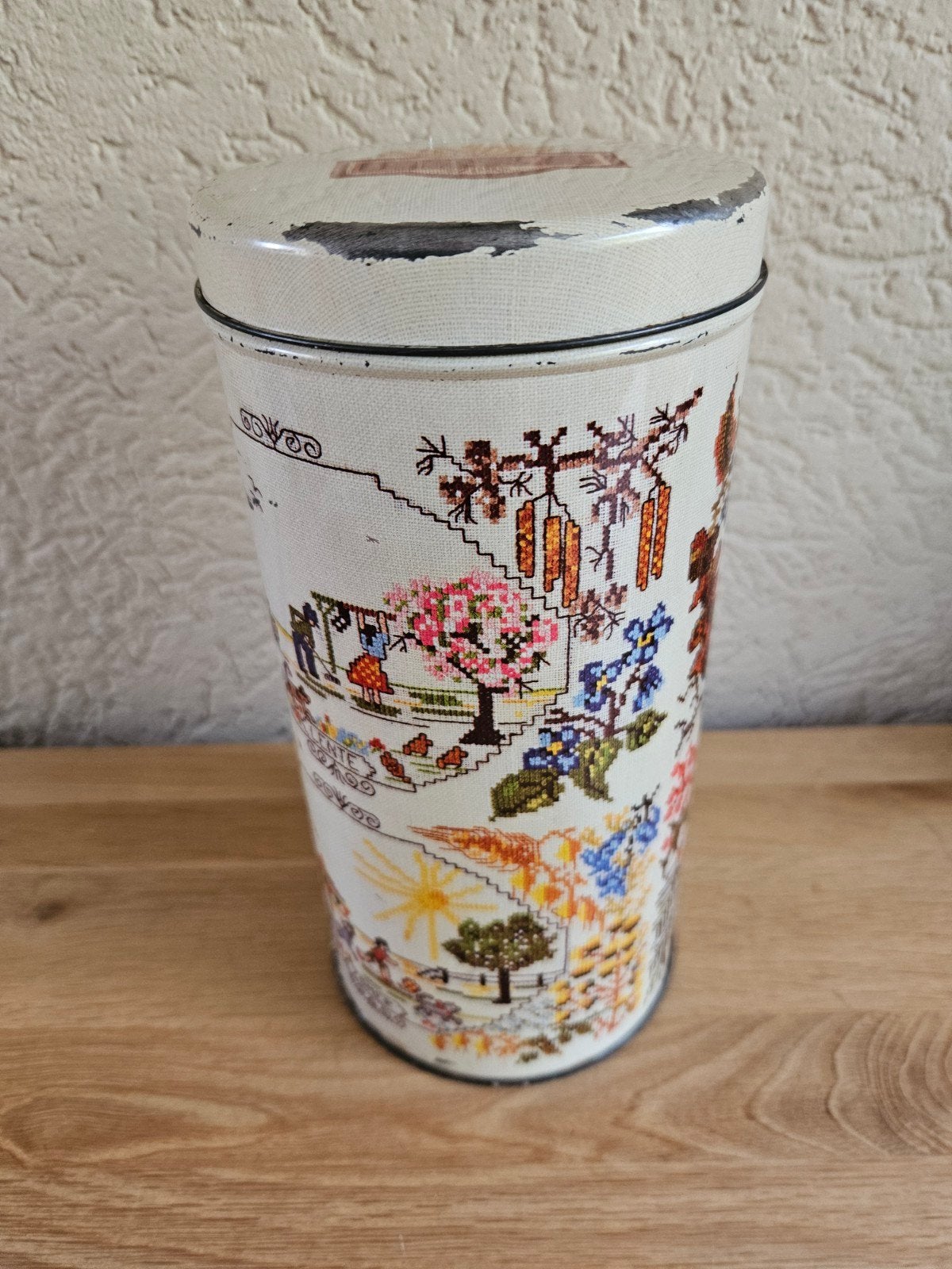 Vintage Arkel Beschuitbus met Geborduurde Patroon, Verzamelen, Blikken, Ophalen of Verzenden, Gebruikt