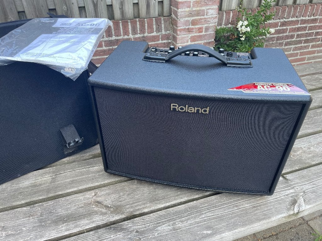 Roland AC-90 acoustic corus speaker/amplifier, Muziek en Instrumenten, Versterkers | Bas en Gitaar, Ophalen, Zo goed als nieuw