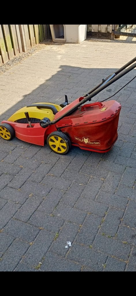 Wolf grasmaaier, Tuin en Terras, Ophalen, Gebruikt, Elektrische grasmaaier, Opvangbak
