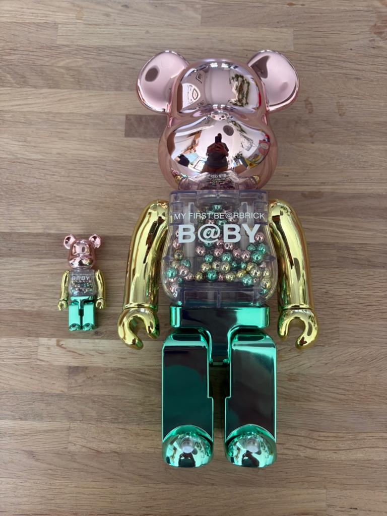 My first Bearbrick baby 1st color Chrome version, Verzamelen, Poppetjes en Figuurtjes, Ophalen of Verzenden, Nieuw