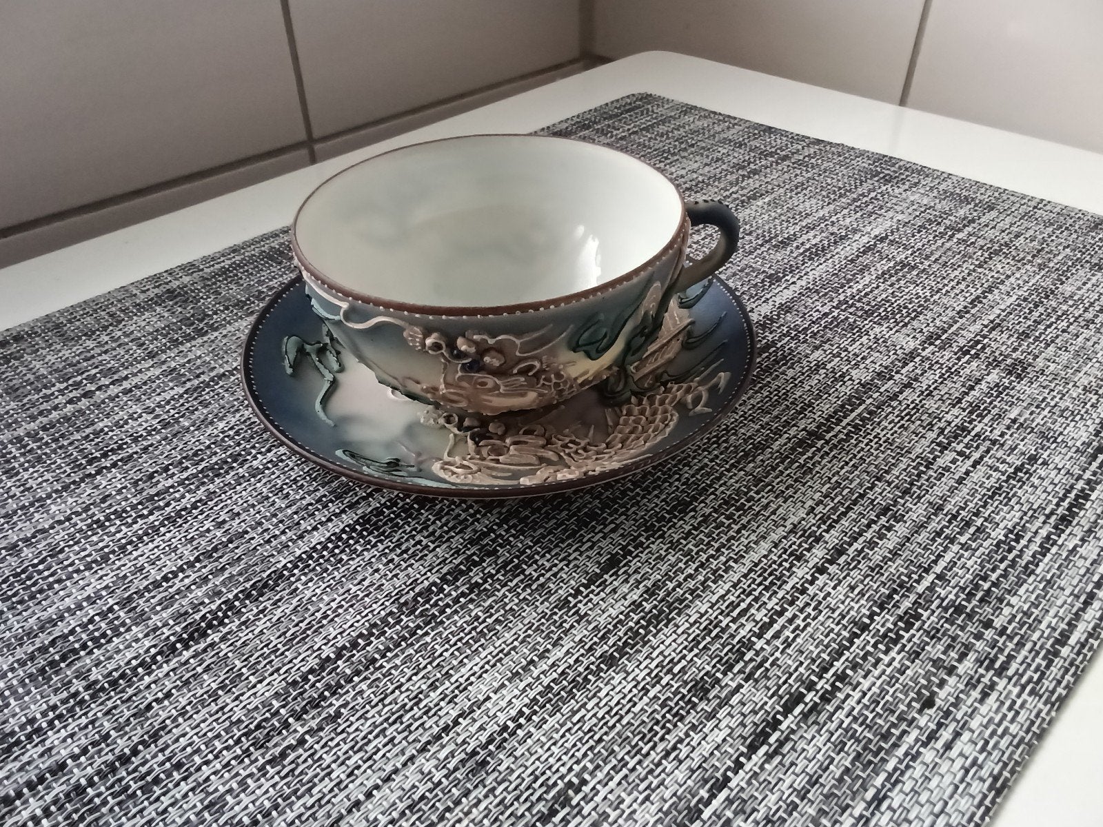 Vintage Japanese Dragonware Teacup & saucer., Ophalen of Verzenden