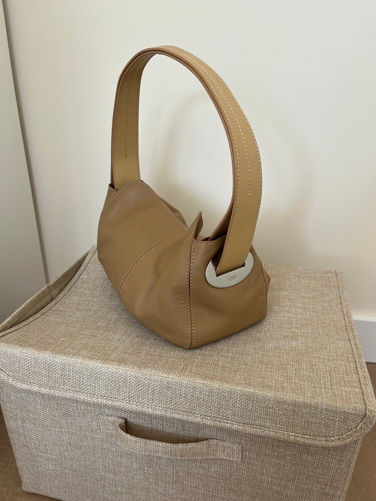 Originele Tod’s leren handtas – beige – luxe Italiaans leder, Ophalen of Verzenden, Zo goed als nieuw, Beige, Handtas