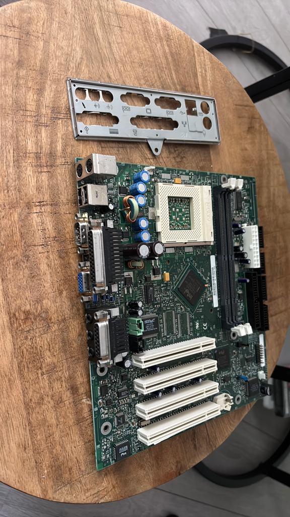 Intel E139761 Socket 370, Ophalen of Verzenden, Gebruikt