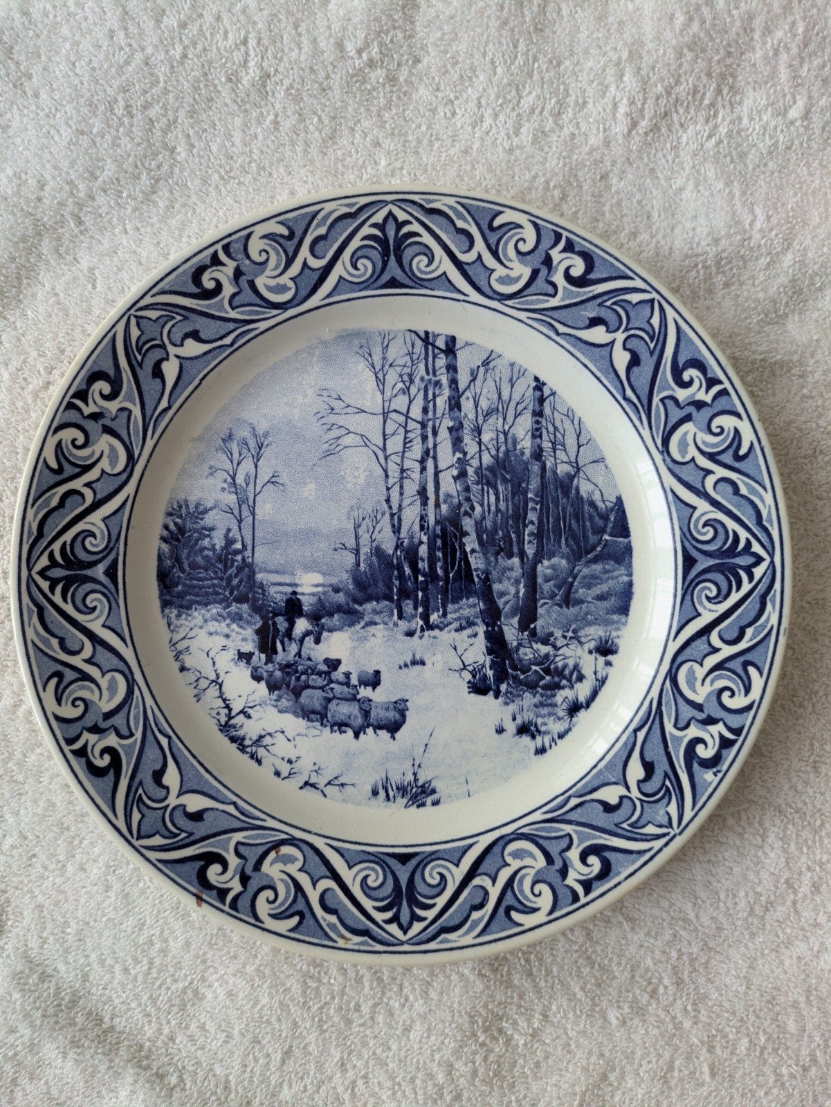 Delfts Blauw wandbord met winterlandschap en schapen, Antiek en Kunst, Antiek | Wandborden en Tegels, Ophalen of Verzenden