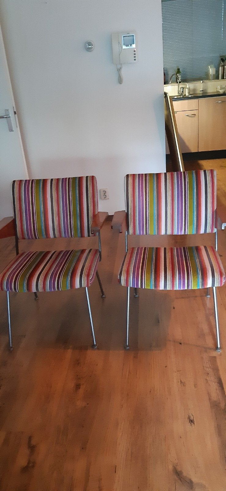 2 Gispen stoelen, 2 met nieuwe stof, Ophalen, Gebruikt, Twee, Gispen